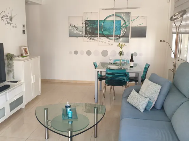 Wohnzimmer · Blick zum Essplatz